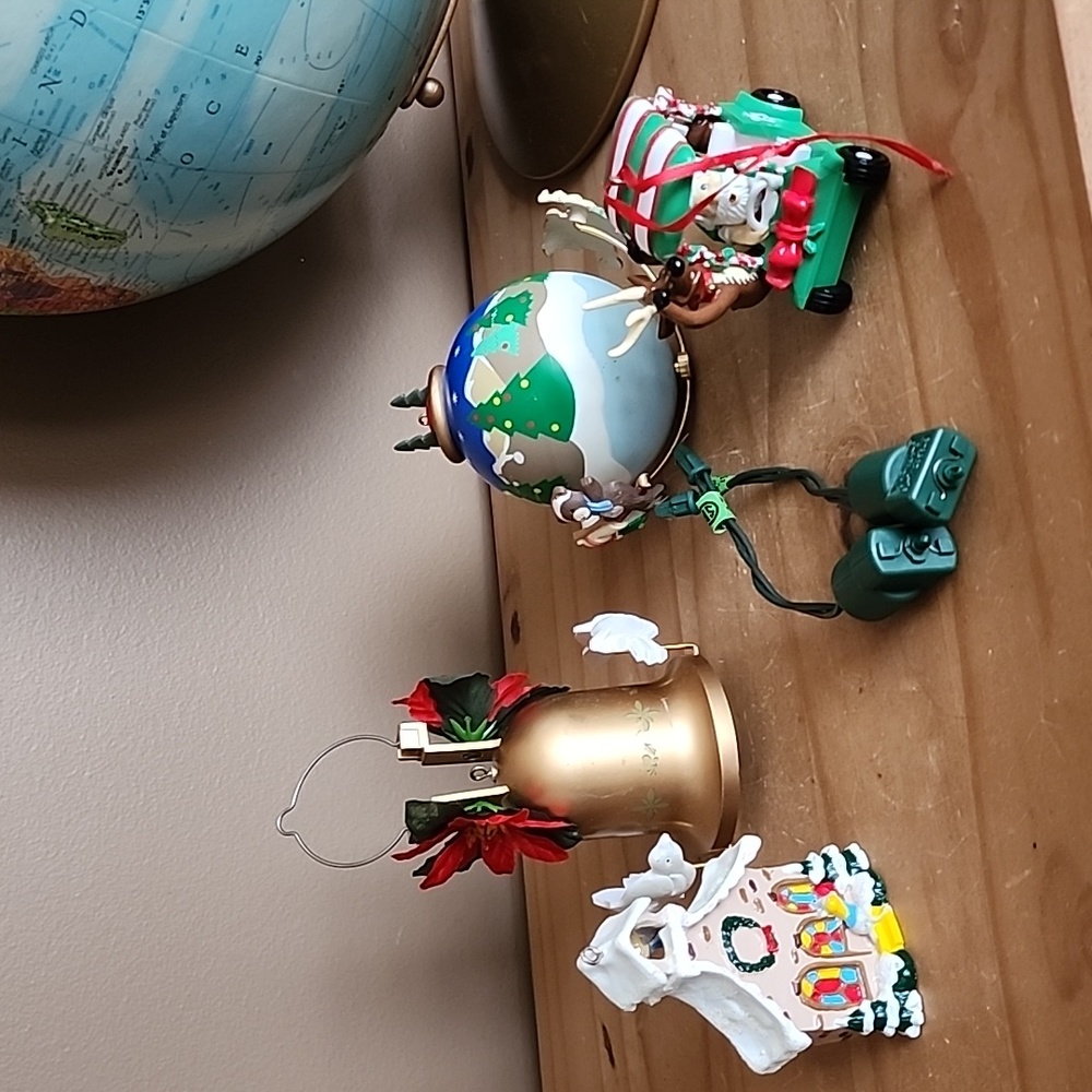 Noma Ornamotion rotating Christmas ornaments set of 4